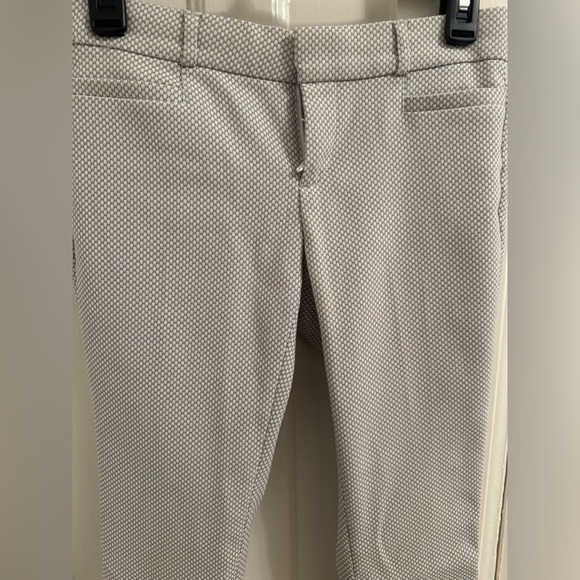 Banana Republic Sloan Fit Crop 00Petite Pants with Diamond Jacquard Pattern - Picture 3 of 4